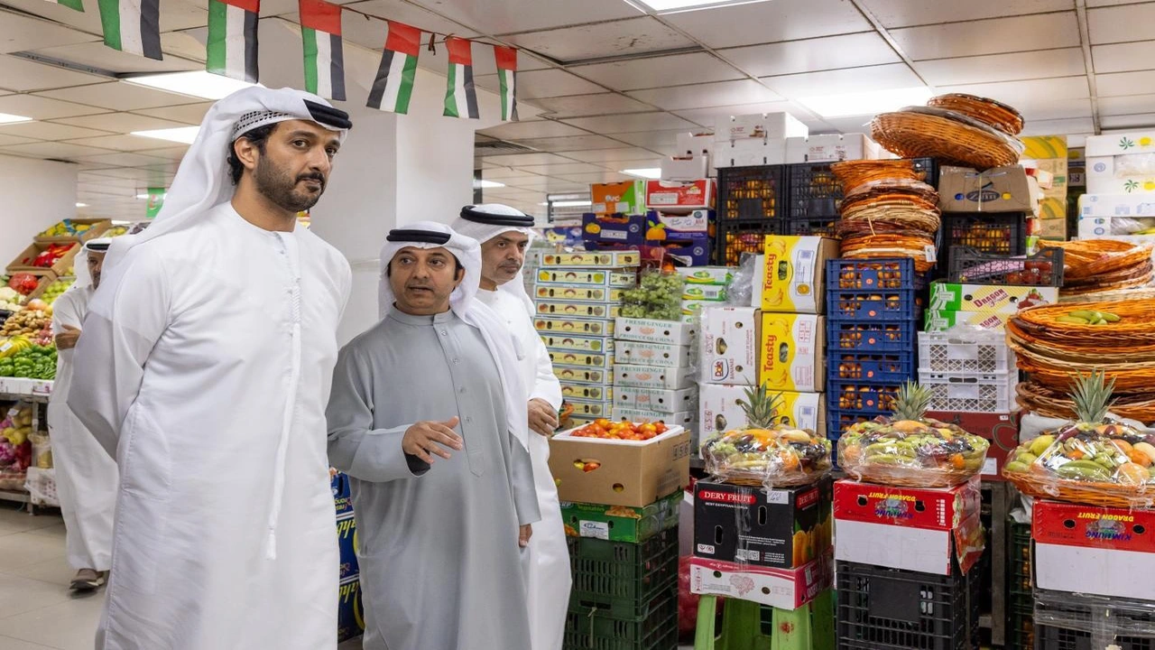 استقرار تدفق السلع الغذائية في حركة الاستيراد اليومي بجميع الأسواق المحلية